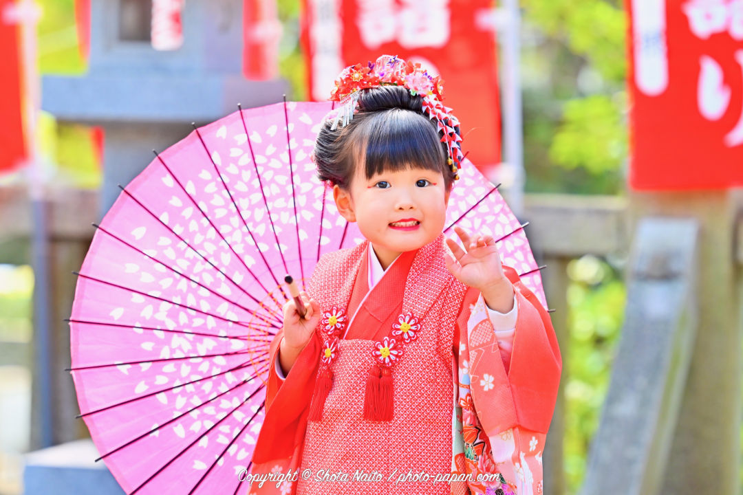 浜松市で七五三のお祝いを迎えた3歳の女の子の笑顔写真