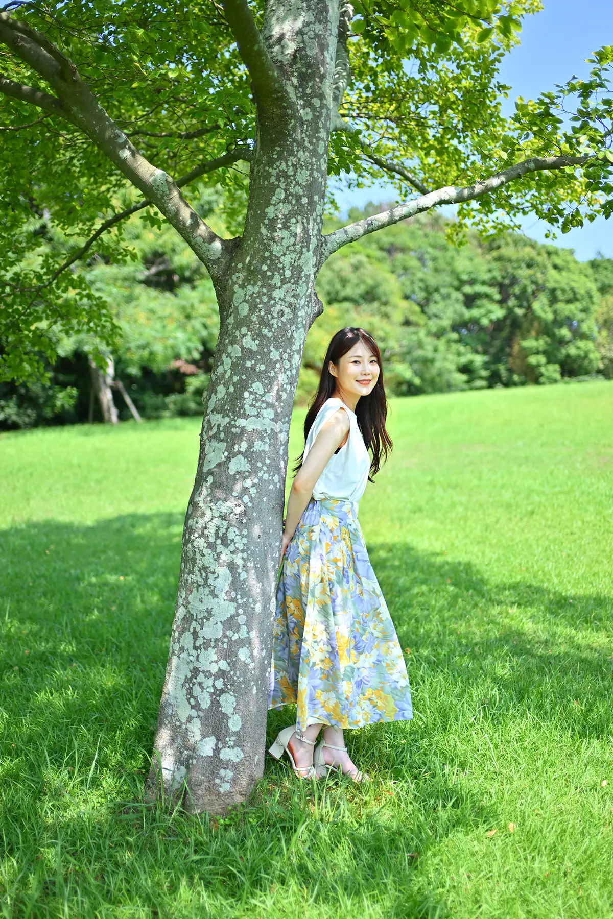 浜名湖ガーデンパークで撮影したロケーションポートレートの女性