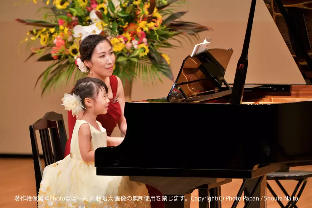ピアノ発表会の出張写真 親子ピアノ連弾